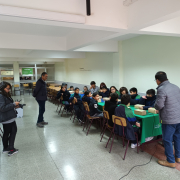 Estudiantes celebrando el Día de la Seguridad Escolar junto a la comunidad educativa