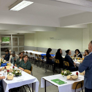 Cuerpo Directivo y comunidad educativa en la conmemoración del Día de la Mujer